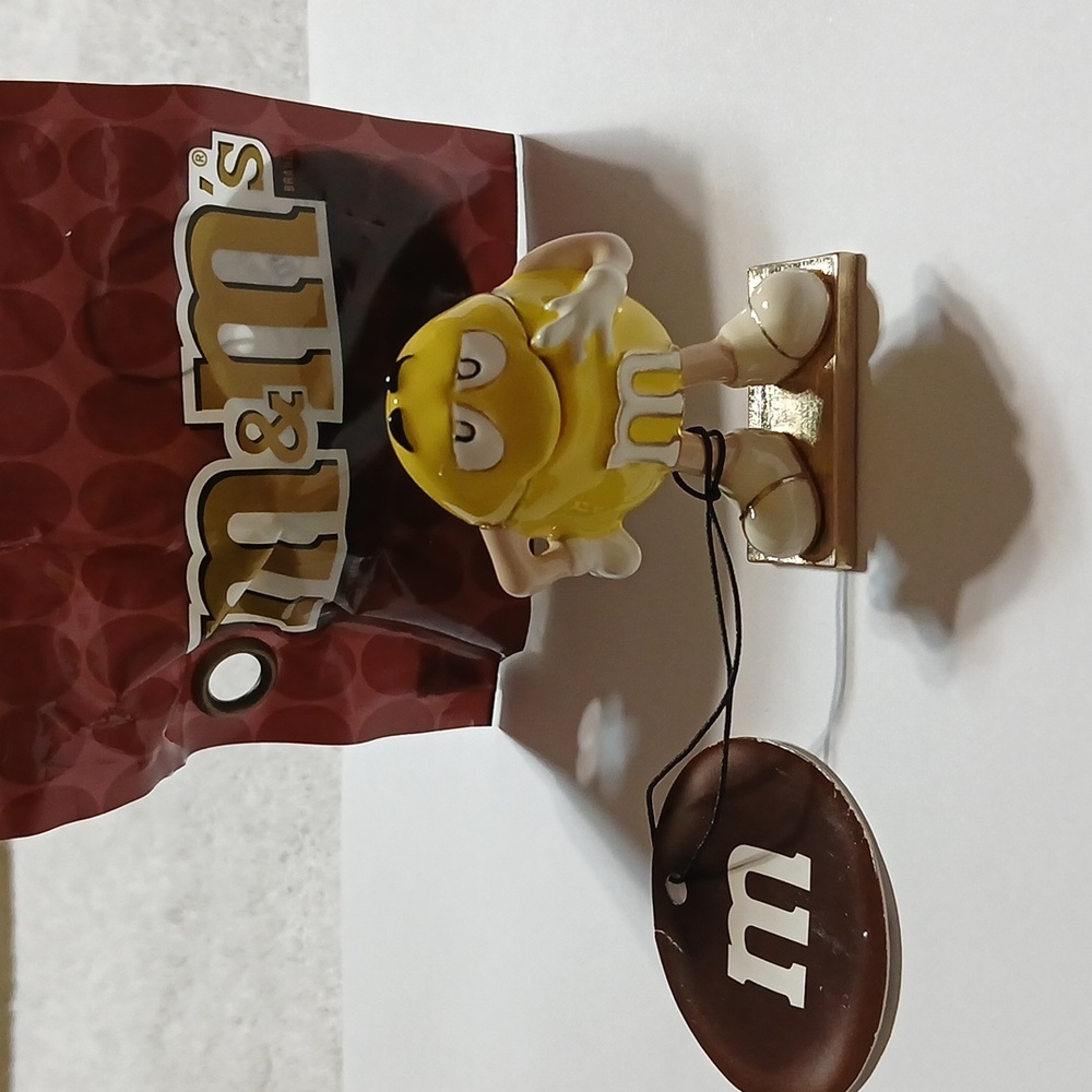 M&M Monet Trinket Jewelry Box Yellow Peanut Character